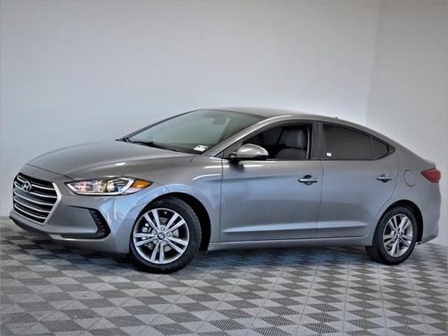 Photo 3 of 16 of 2018 Hyundai Elantra SEL
