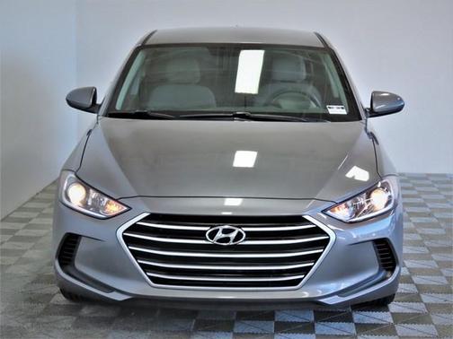 Photo 2 of 15 of 2018 Hyundai Elantra SEL