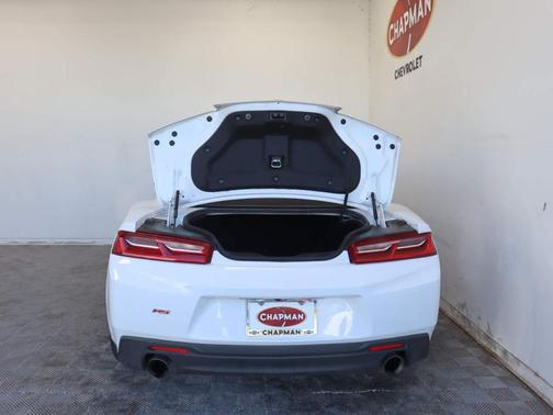 Photo 5 of 19 of 2017 Chevrolet Camaro 2LT