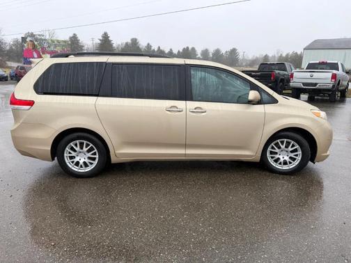 2011 Toyota Sienna XLE
