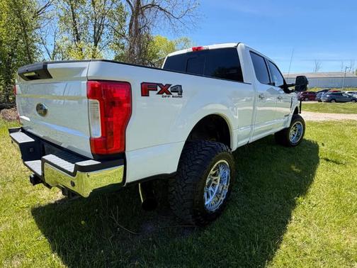 Oxford White 2019 Ford F-250 Lariat