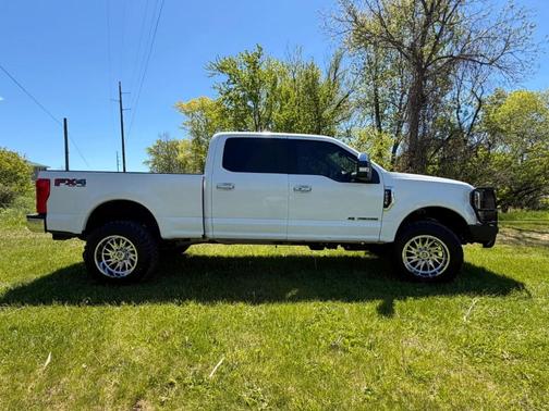 Oxford White 2019 Ford F-250 Lariat