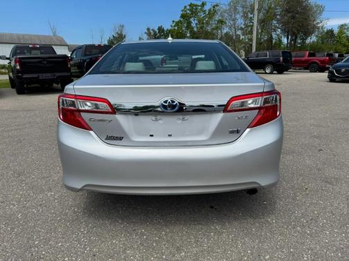 Classic Silver Metallic 2012 Toyota Camry Hybrid XLE
