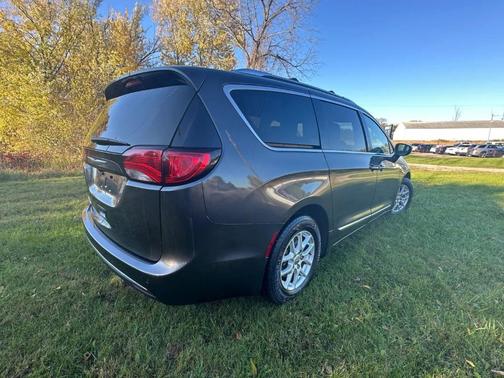 2020 Chrysler Pacifica Touring-L