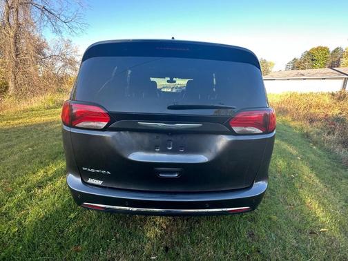 2020 Chrysler Pacifica Touring-L