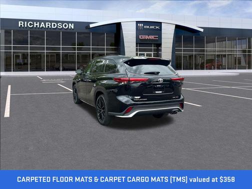 Midnight Black Metallic 2023 Toyota Highlander XSE