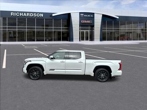 2022 Toyota Tundra Hybrid Platinum