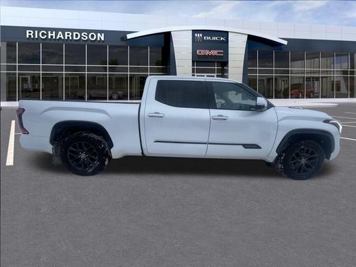 2022 Toyota Tundra Hybrid Platinum