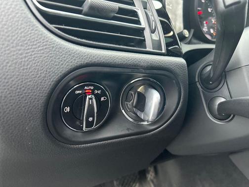 2020 Porsche Macan Base