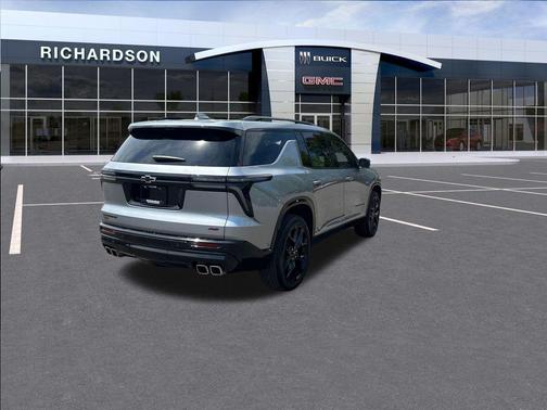 Sterling Gray Metallic 2024 Chevrolet Traverse RS