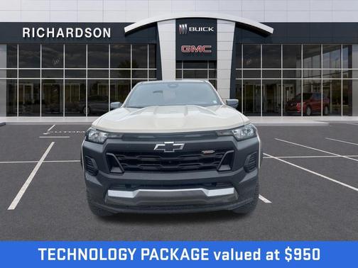 Sand Dune Metallic 2023 Chevrolet Colorado Trail Boss