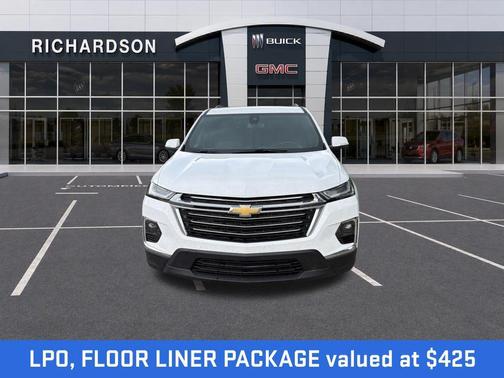 Summit White 2023 Chevrolet Traverse LT Cloth