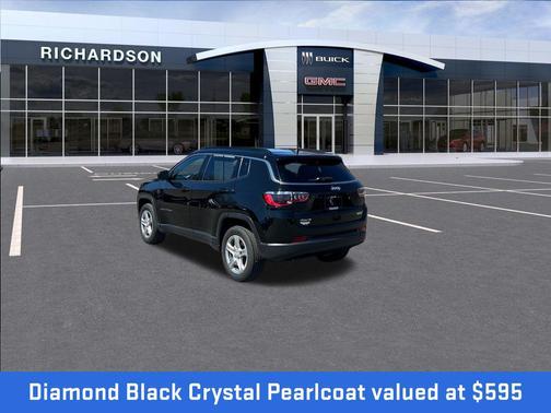 Diamond Black Crystal Pearlcoat 2023 Jeep Compass Latitude