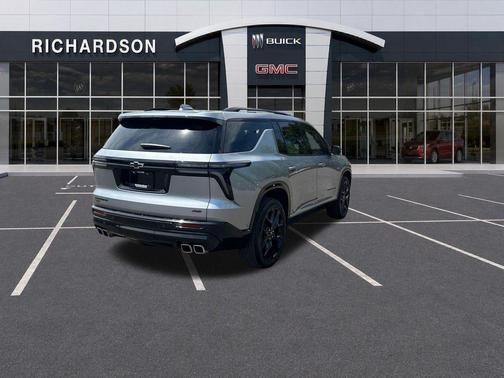 Sterling Gray Metallic 2024 Chevrolet Traverse RS