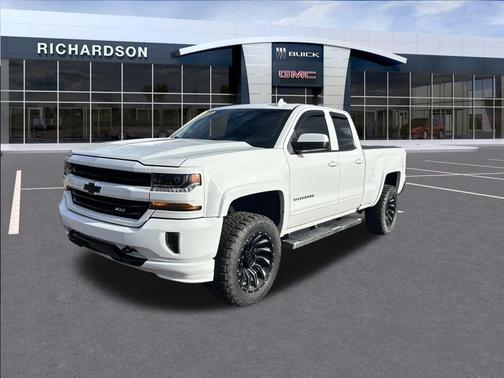 2017 Chevrolet Silverado 1500 2LT