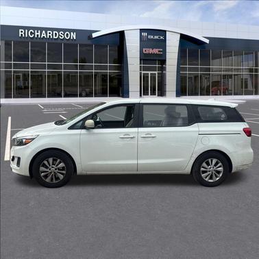 Clear White 2017 Kia Sedona L