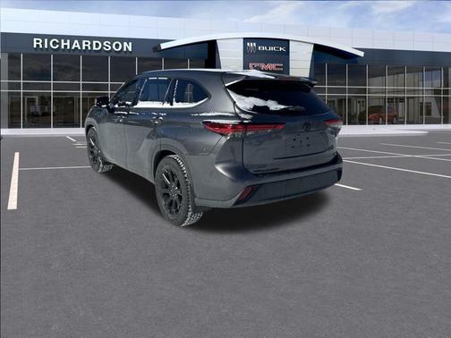 2022 Toyota Highlander L