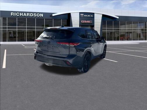 2022 Toyota Highlander L