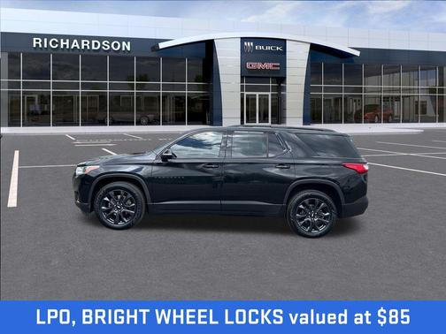 Mosaic Black Metallic 2021 Chevrolet Traverse RS