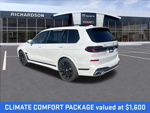 2023 BMW X7 M60i