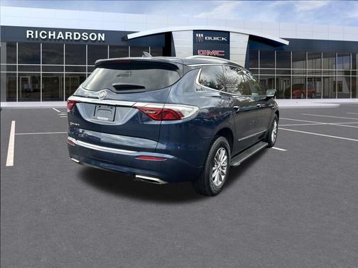 2023 Buick Enclave Essence AWD
