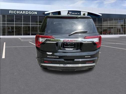 2022 GMC Acadia Denali