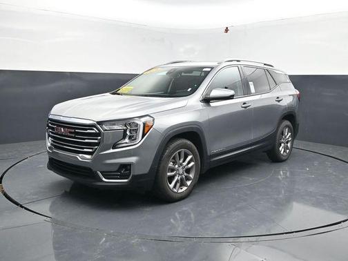 Sterling Metallic 2024 GMC Terrain SLT