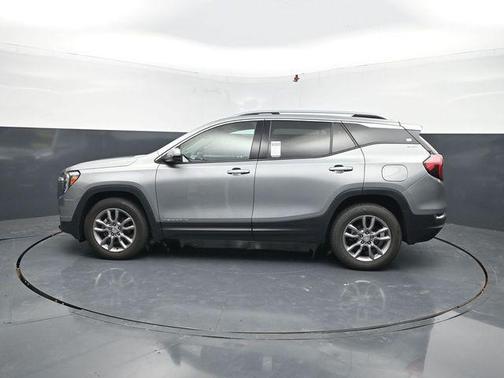 Sterling Metallic 2024 GMC Terrain SLT
