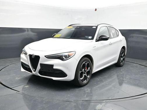 Alfa White 2023 Alfa Romeo Stelvio Veloce AWD