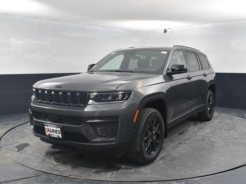Baltic Gray Metallic Clearcoat 2026 Jeep Grand Cherokee L Altitude