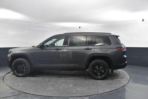 Baltic Gray Metallic Clearcoat 2026 Jeep Grand Cherokee L Altitude
