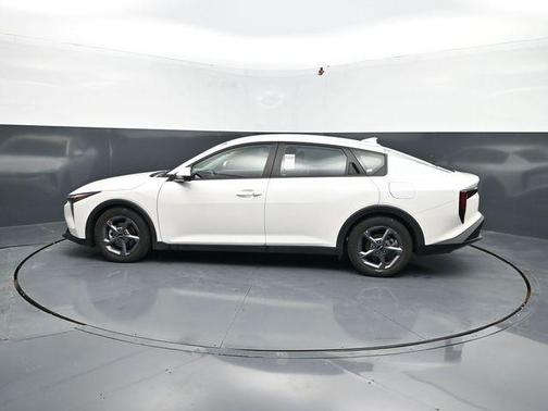 Snow White Pearl 2025 Kia K4 LXS