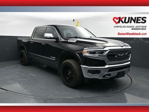 Diamond Black Crystal Pearlcoat 2021 RAM 1500 Limited