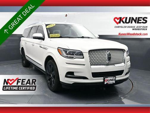 White 2024 Lincoln Navigator Reserve