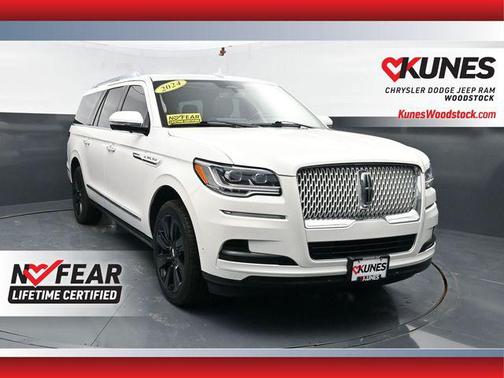 White 2024 Lincoln Navigator Reserve