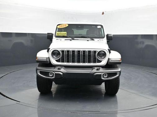 Bright White Clearcoat 2025 Jeep Wrangler 4-Door Sahara 4x4