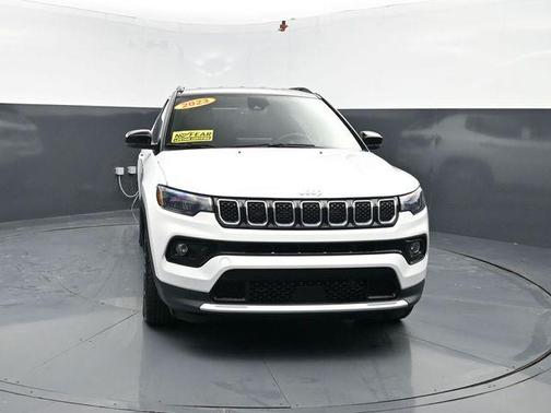 Bright White Clearcoat 2023 Jeep Compass Limited