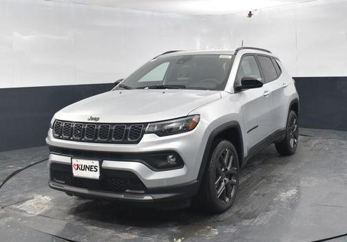 Silver Zynith Metallic Clearcoat 2026 Jeep Compass Latitude