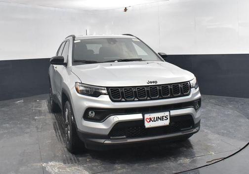 Silver Zynith Metallic Clearcoat 2026 Jeep Compass Latitude