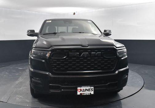 Diamond Black Crystal Pearlcoat 2026 RAM 1500 Big Horn/Lone Star