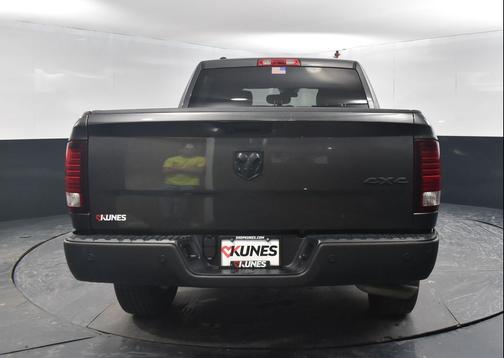 2024 RAM 1500 Classic Warlock Crew Cab 4x4 5'7' Box