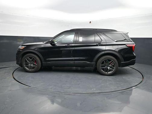 Black Metallic 2025 Ford Explorer ST-Line