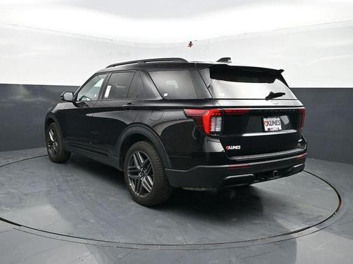 Black Metallic 2025 Ford Explorer ST-Line