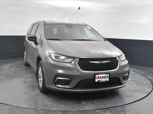 2025 Chrysler Pacifica L
