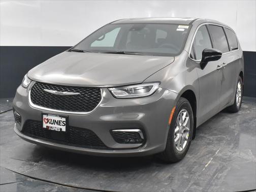 2025 Chrysler Pacifica L