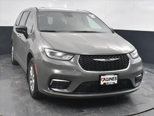 2025 Chrysler Pacifica L