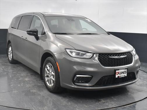2025 Chrysler Pacifica L