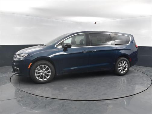 2025 Chrysler Pacifica L