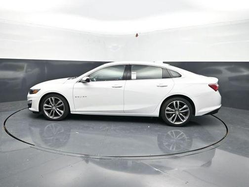Summit White 2022 Chevrolet Malibu FWD LT