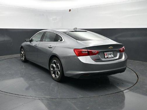 Sterling Gray Metallic 2024 Chevrolet Malibu FWD 1LT